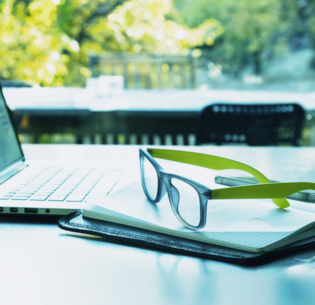 Flexible And Continuously Innovative E-Commerce Solution@2x